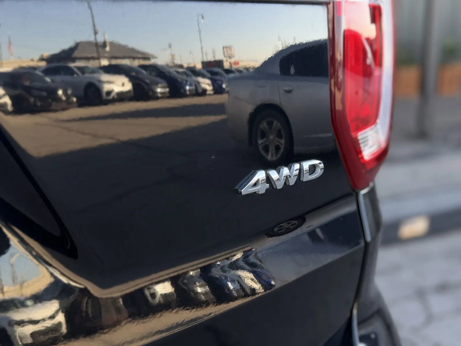 Used 2018 Ford Explorer XLT w/ Equipment Group 202A image 43