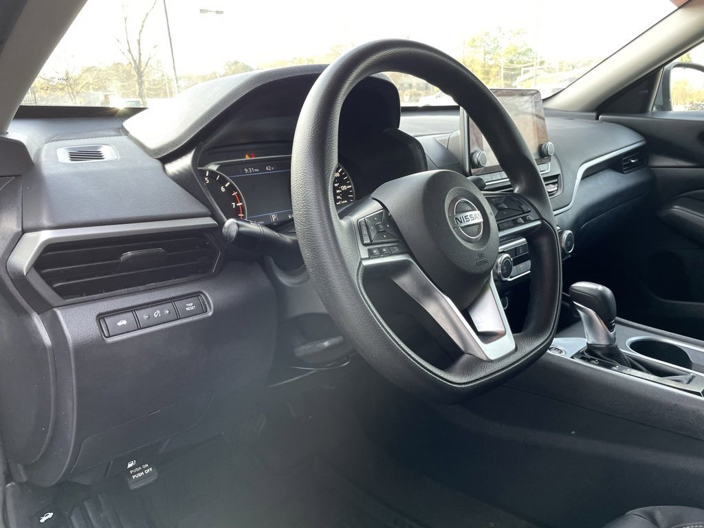 Used 2022 Nissan Altima 2.5 SV image 9