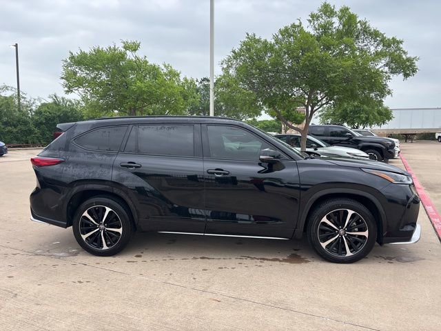 Used 2021 Toyota Highlander XSE image 4