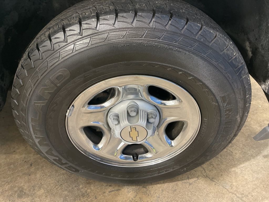 Used 2000 Chevrolet Silverado 1500 Base w/ Exterior Appearance Pkg image 18