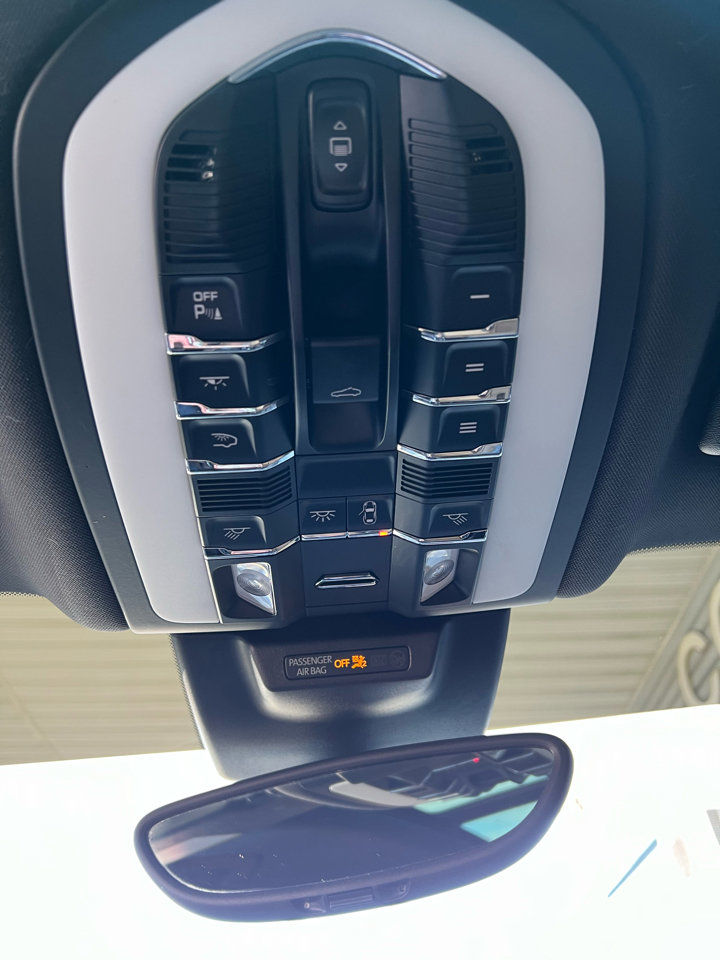 Used 2018 Porsche Macan image 40