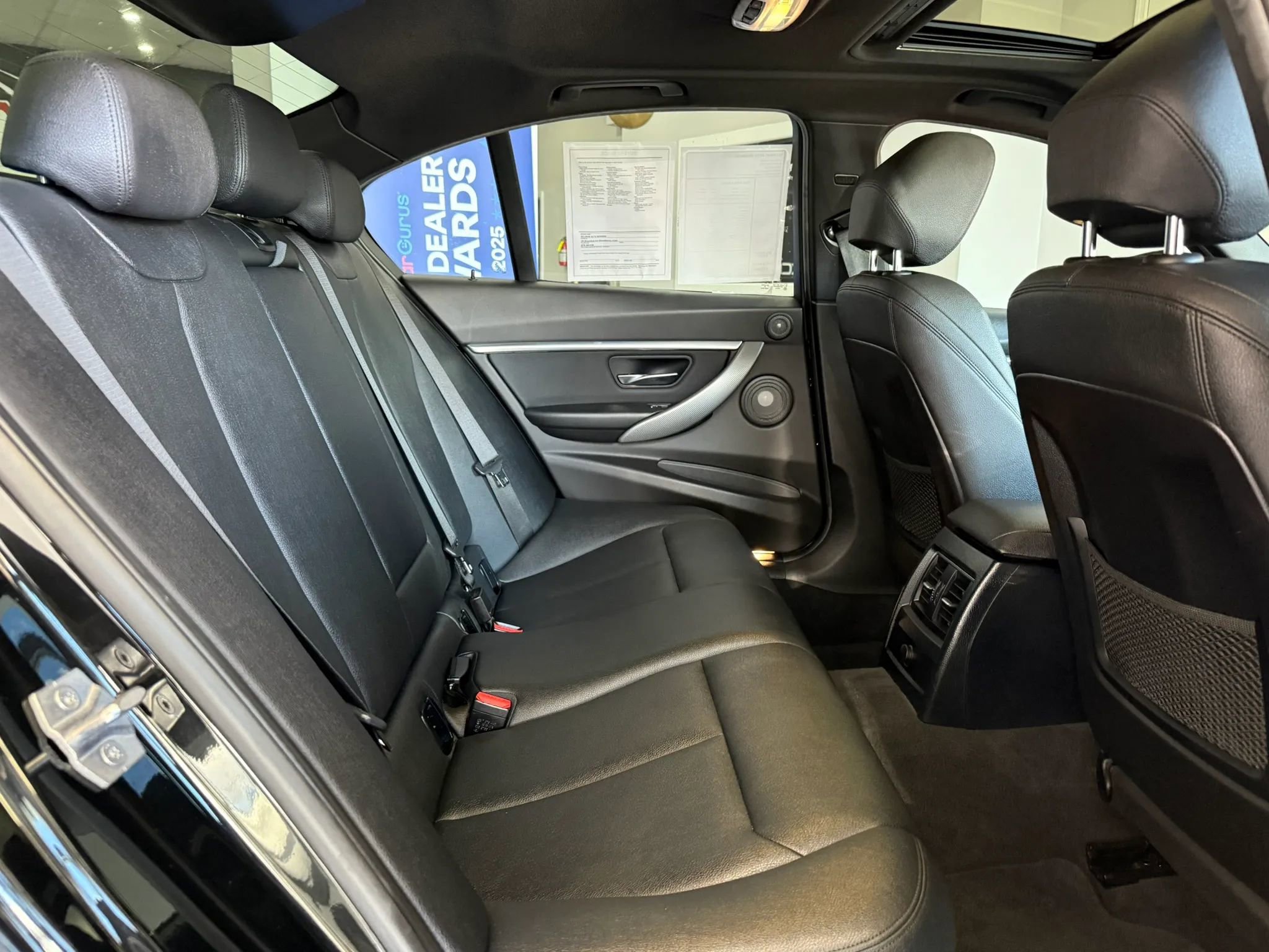 Used 2018 BMW 340i Sedan w/ Track Handling Package image 27