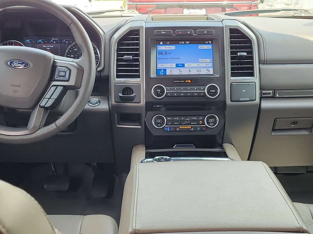 Used 2018 Ford Expedition XLT w/ Equipment Group 202A RWD image 16