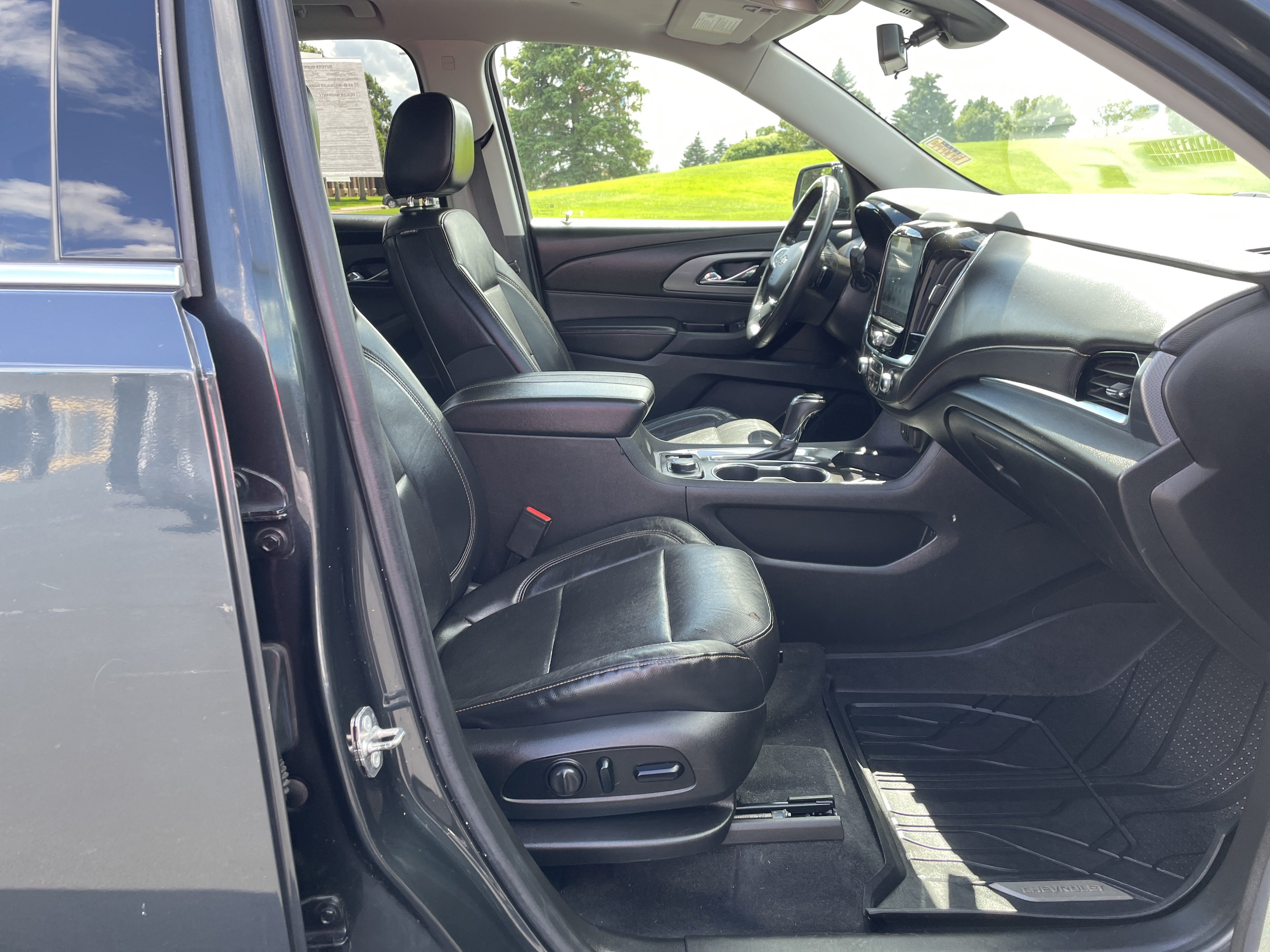 Used 2018 Chevrolet Traverse Premier w/ LPO, Floor Liner Package AWD/4WD image 25