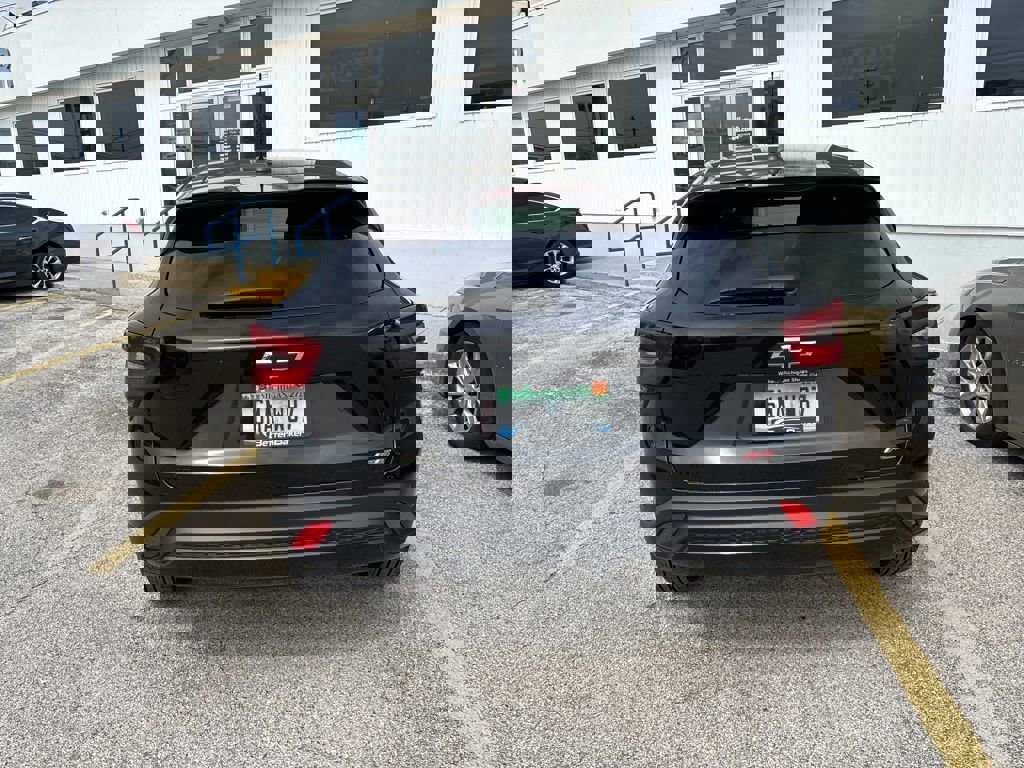 Used 2024 Chevrolet Trax RS image 2