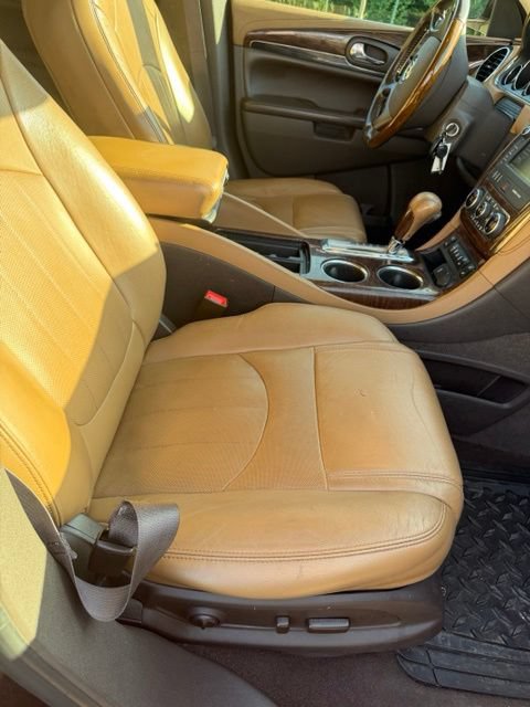 Used 2017 Buick Enclave Leather FWD image 11