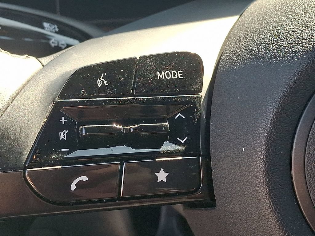 Used 2025 Hyundai Elantra SEL FWD image 22