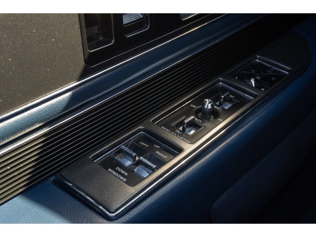 Used 1990 Buick Reatta Convertible image 19