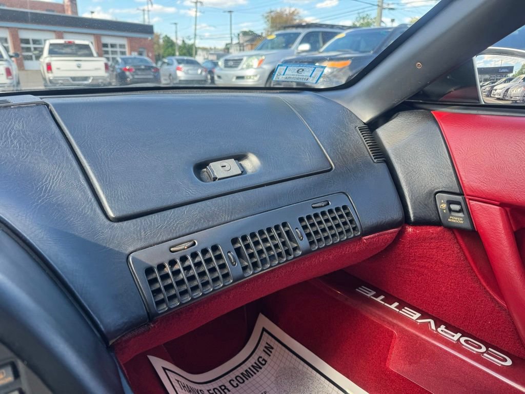Used 1990 Chevrolet Corvette Convertible RWD image 29