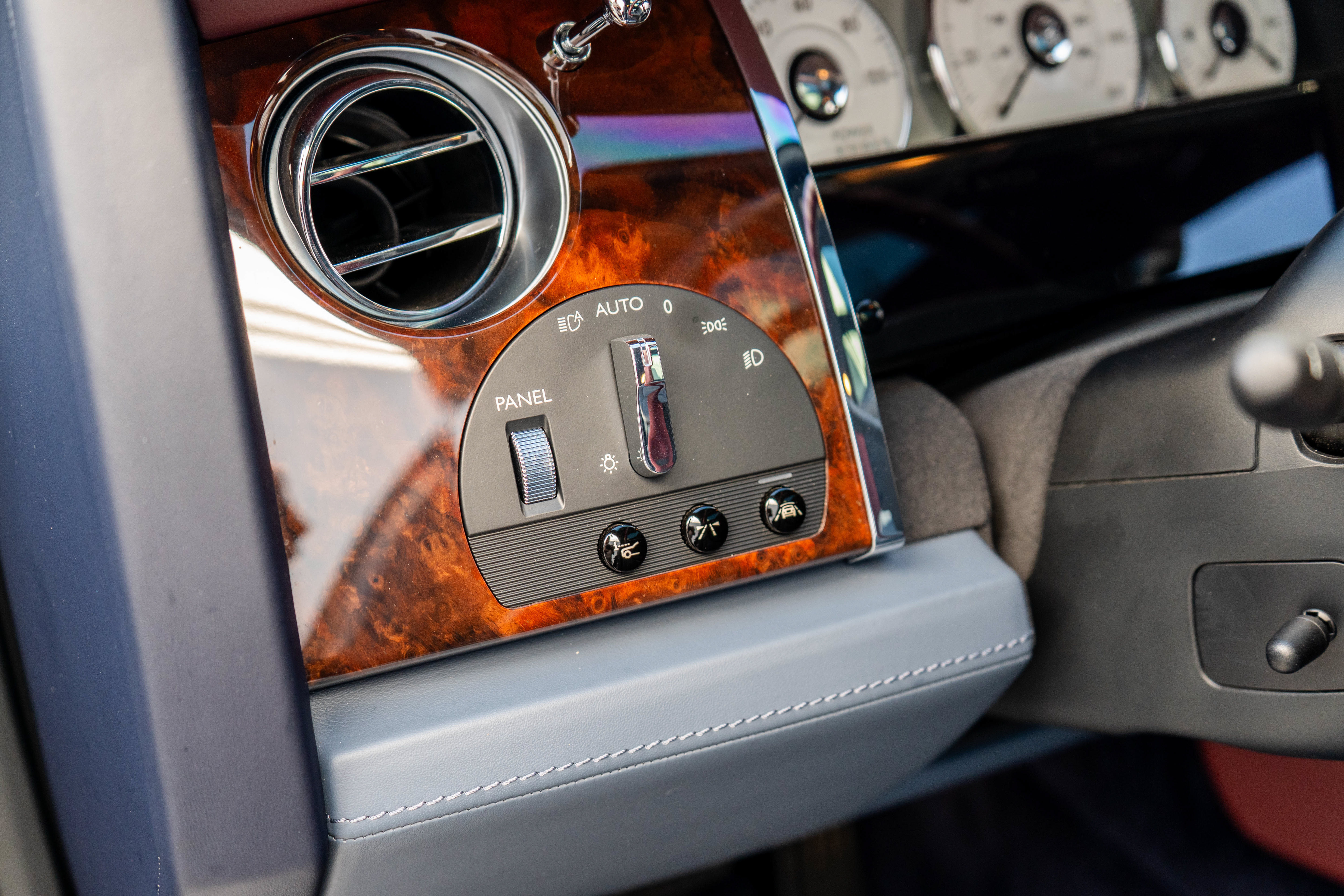 Used 2017 Rolls-Royce Ghost RWD image 16