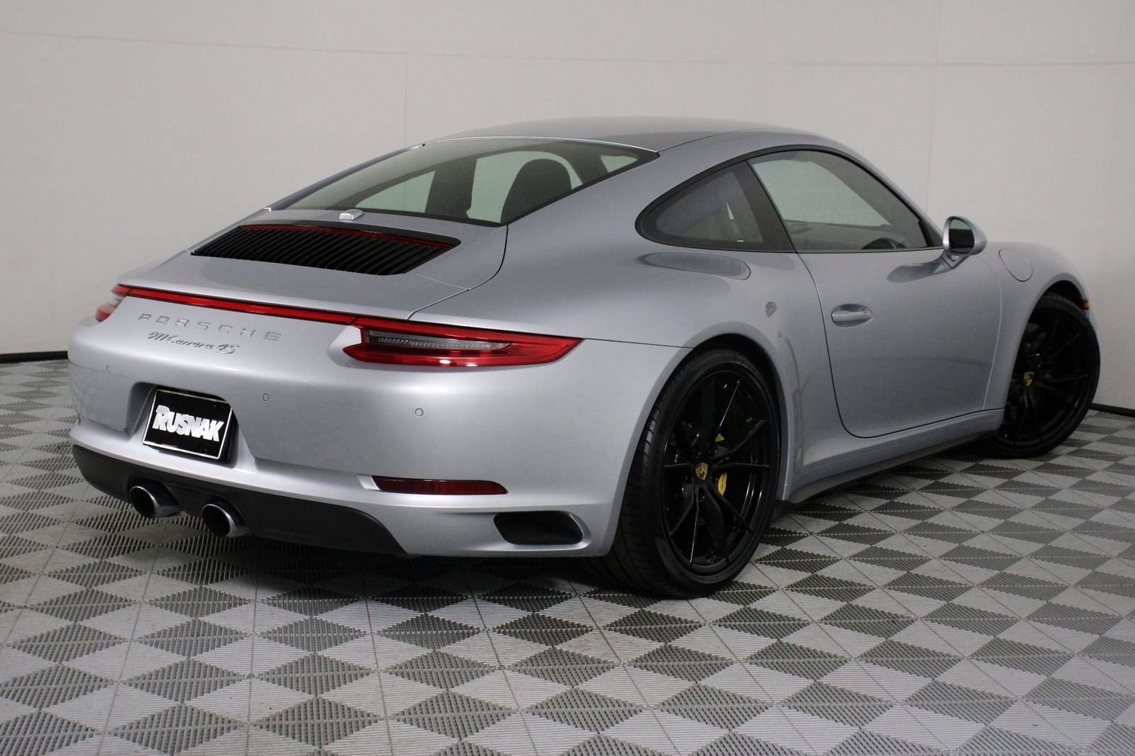 Certified 2017 Porsche 911 Carrera 4S image 7