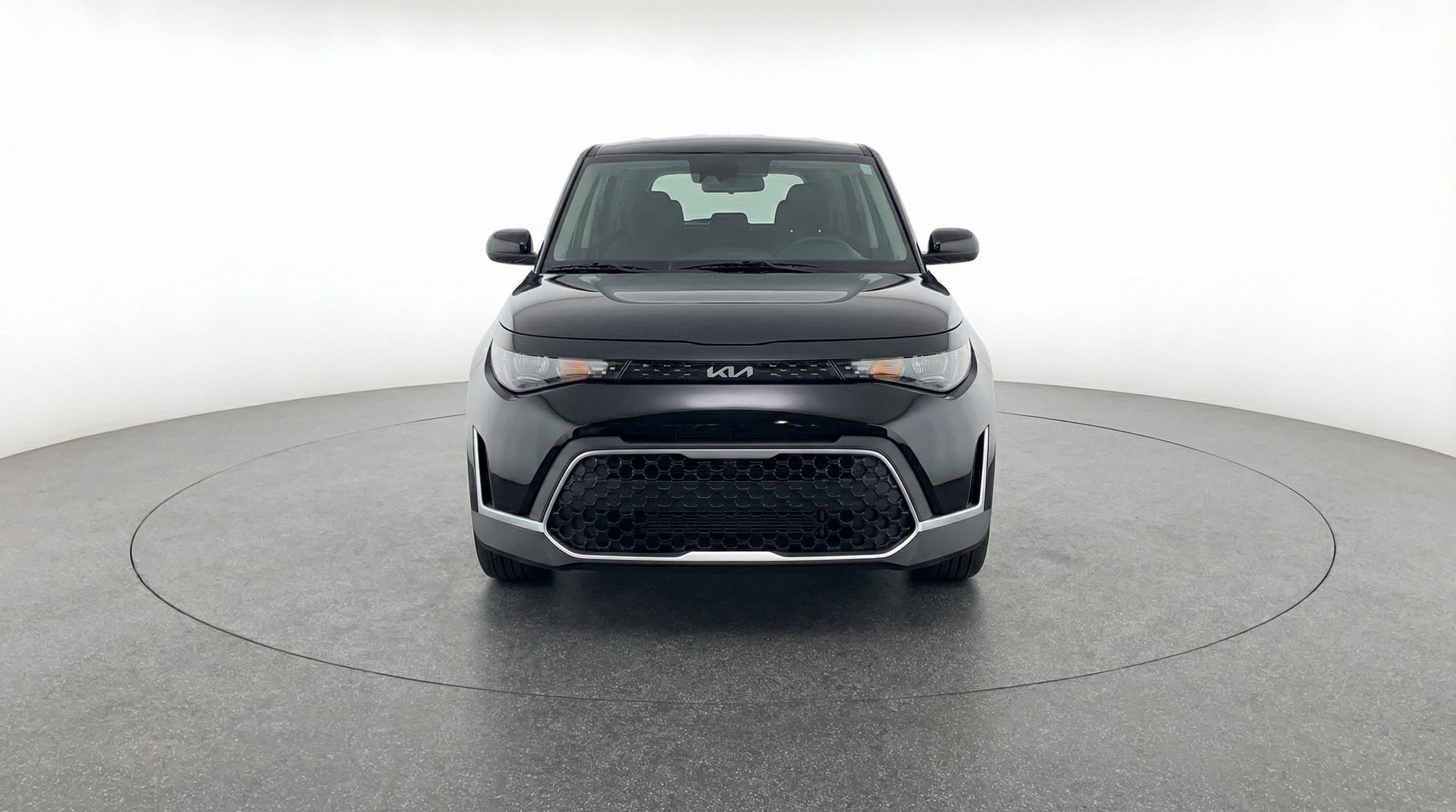 Used 2025 Kia Soul LX w/ LX Technology Package image 2
