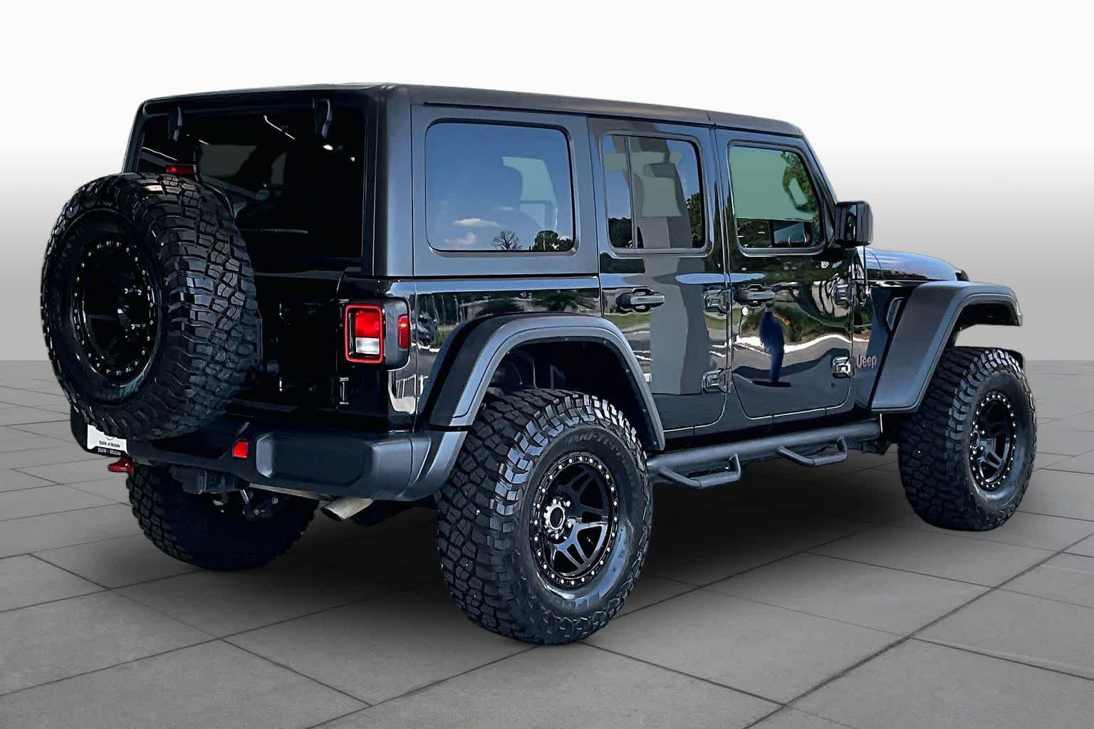 Used 2018 Jeep Wrangler Unlimited Rubicon AWD/4WD image 12