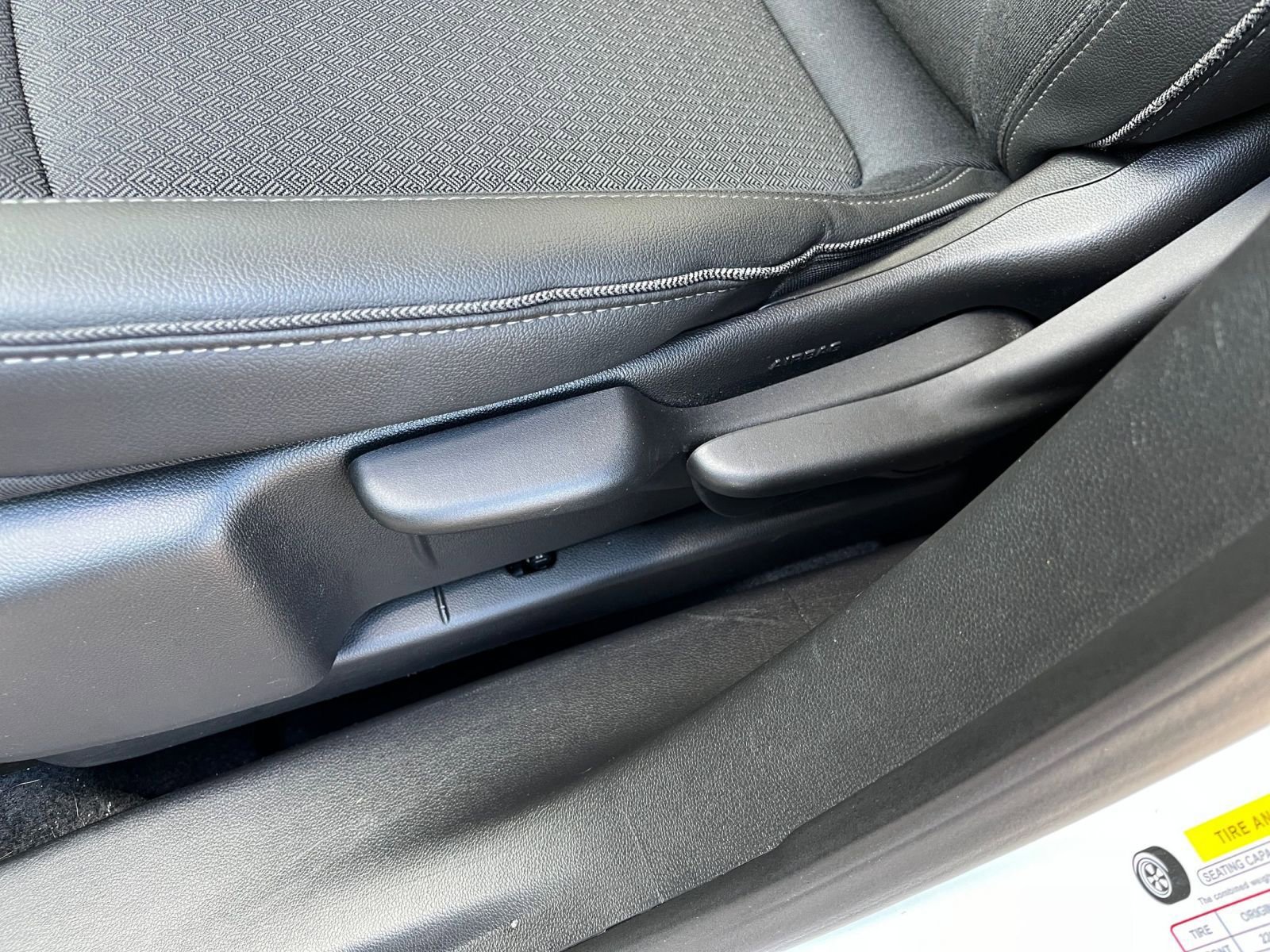 Used 2025 Buick Encore GX Preferred AWD/4WD image 22