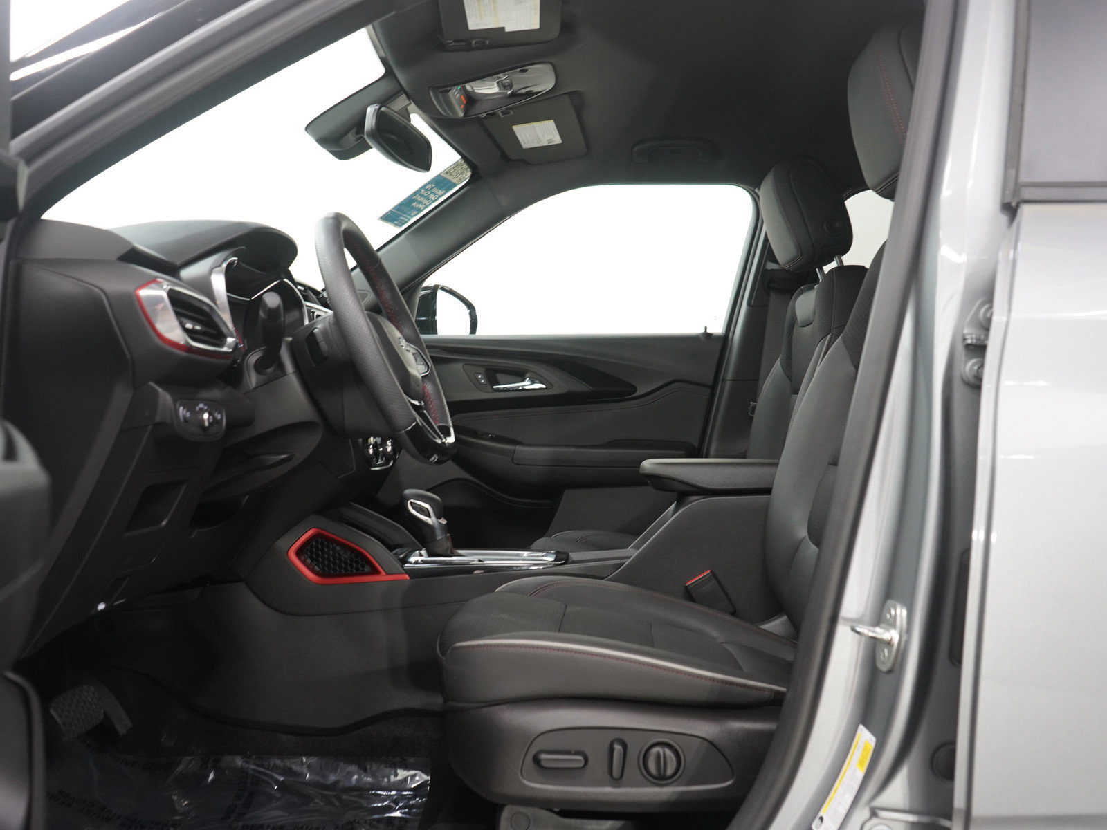 Used 2023 Chevrolet TrailBlazer RS w/ Convenience Package image 21