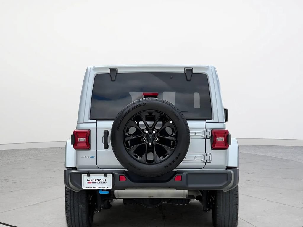 Used 2024 Jeep Wrangler Unlimited Sahara AWD/4WD image 7