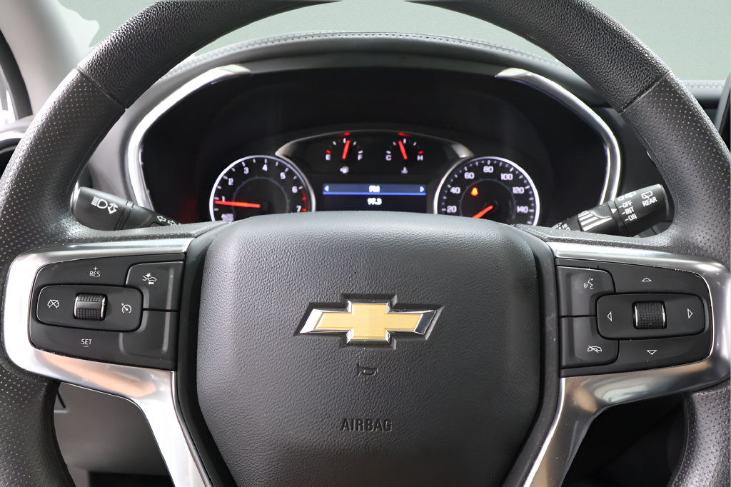 Used 2025 Chevrolet Blazer LT FWD image 12