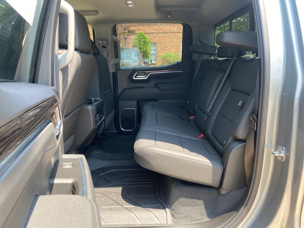 New 2026 Chevrolet Silverado 1500 RST w/ Dark Appearance Package AWD/4WD image 14