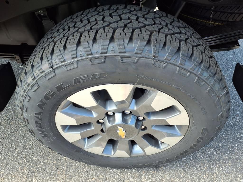 New 2025 Chevrolet Silverado 2500 Custom w/ Custom Value Package image 9