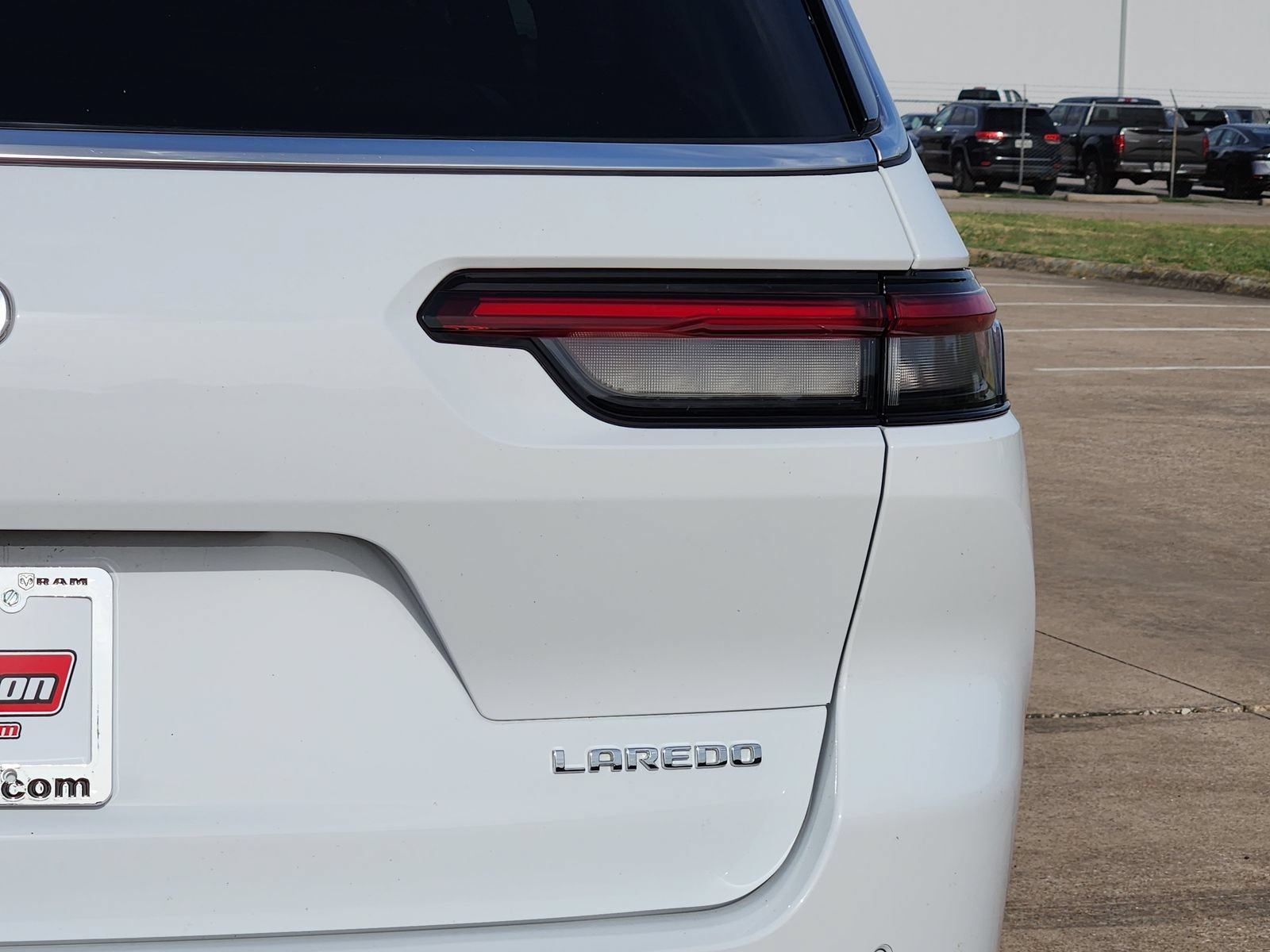 Used 2023 Jeep Grand Cherokee L Laredo w/ Luxury Tech Group I AWD/4WD image 16