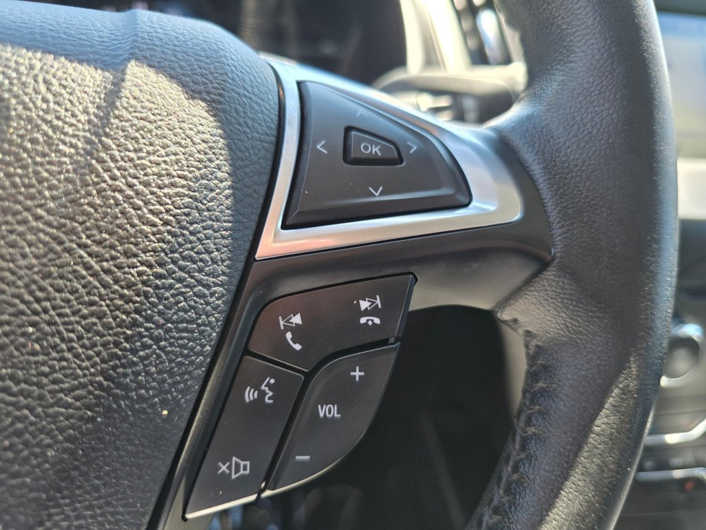 Used 2016 Ford Edge SEL w/ Equipment Group 201A AWD/4WD image 7
