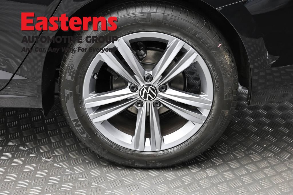 Used 2024 Volkswagen Jetta SE image 8