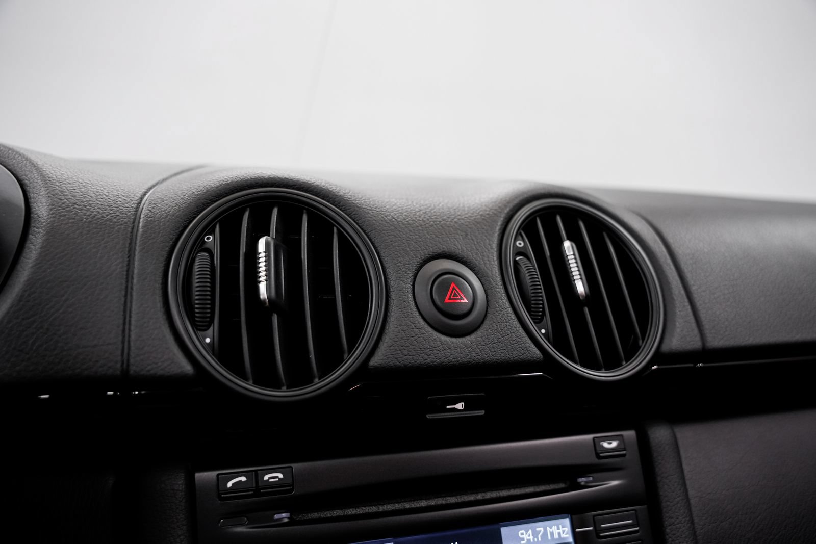 Used 2011 Porsche Boxster Spyder RWD image 12