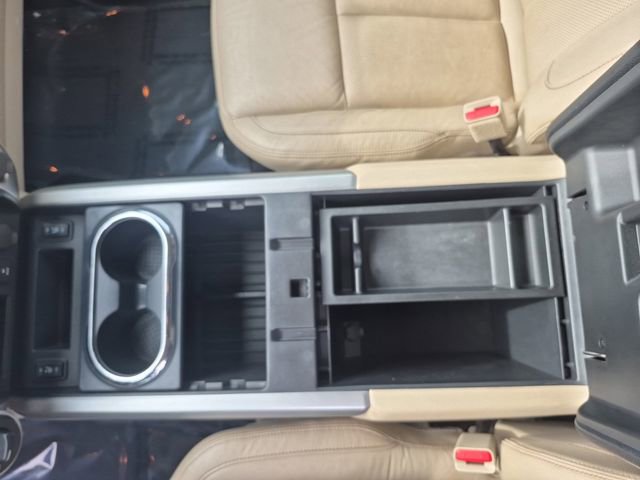 Used 2017 Nissan Titan SL image 24