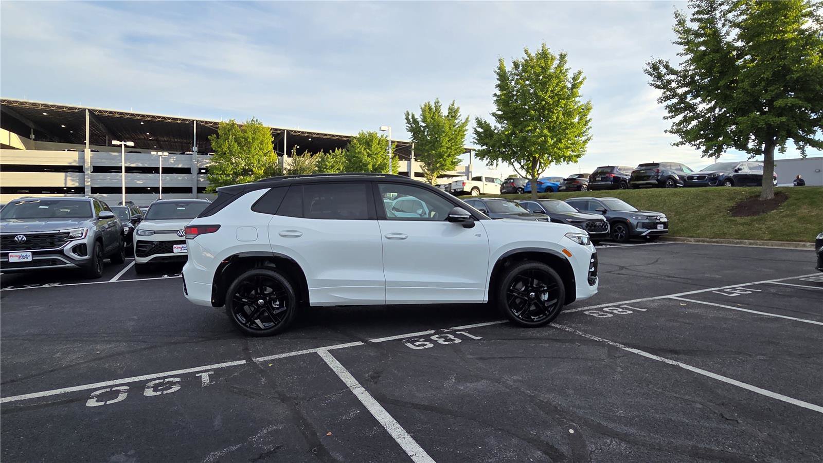 New 2026 Volkswagen Tiguan SE R-Line AWD/4WD image 35