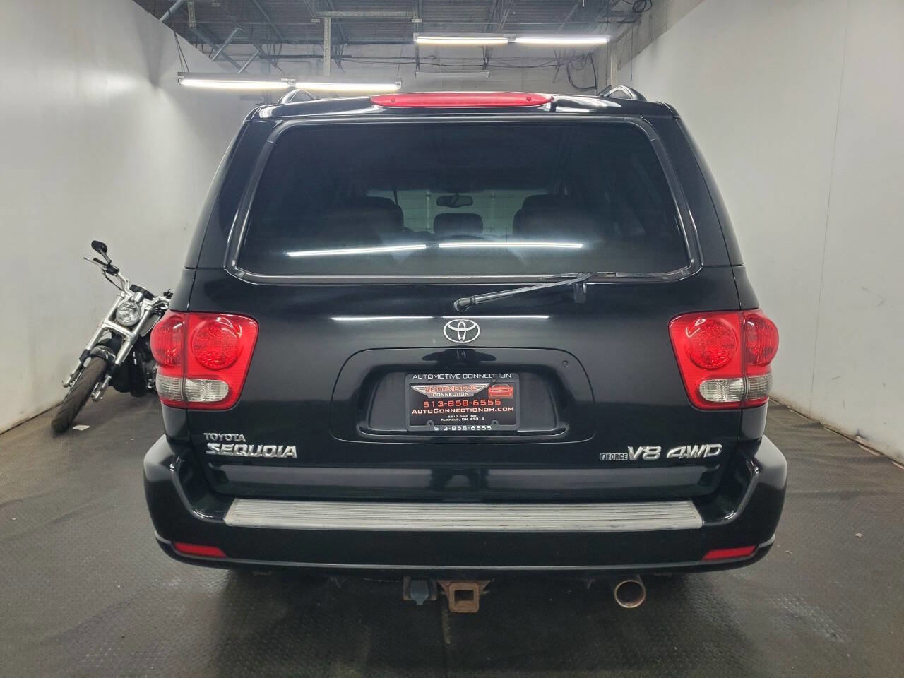 Used 2005 Toyota Sequoia SR5 AWD/4WD image 6