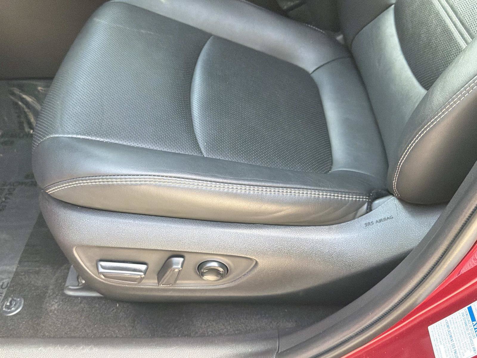 Used 2022 Toyota RAV4 Limited AWD/4WD image 18