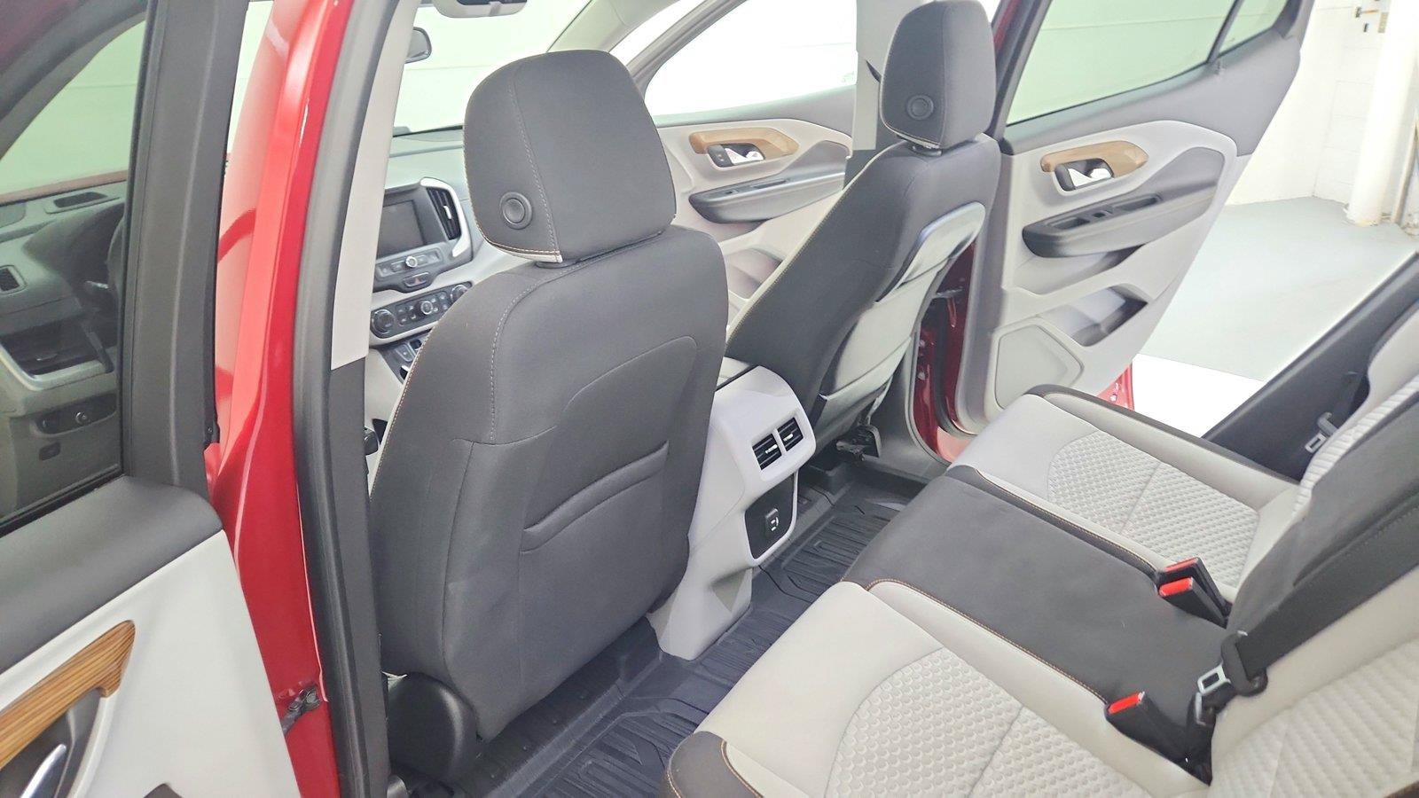 Used 2020 GMC Terrain SLE w/ Driver Convenience Package FWD image 16