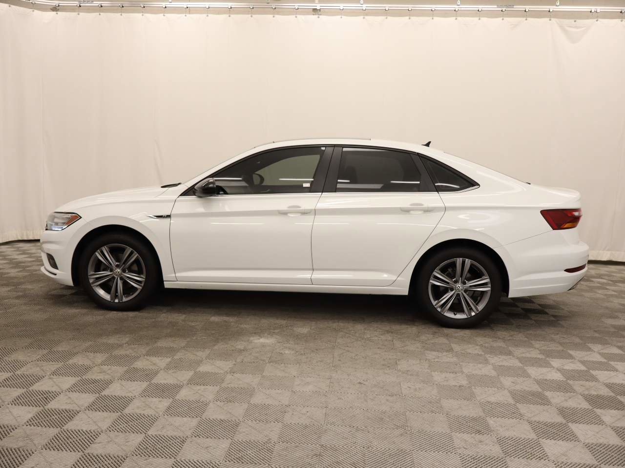 Used 2019 Volkswagen Jetta R-Line image 2