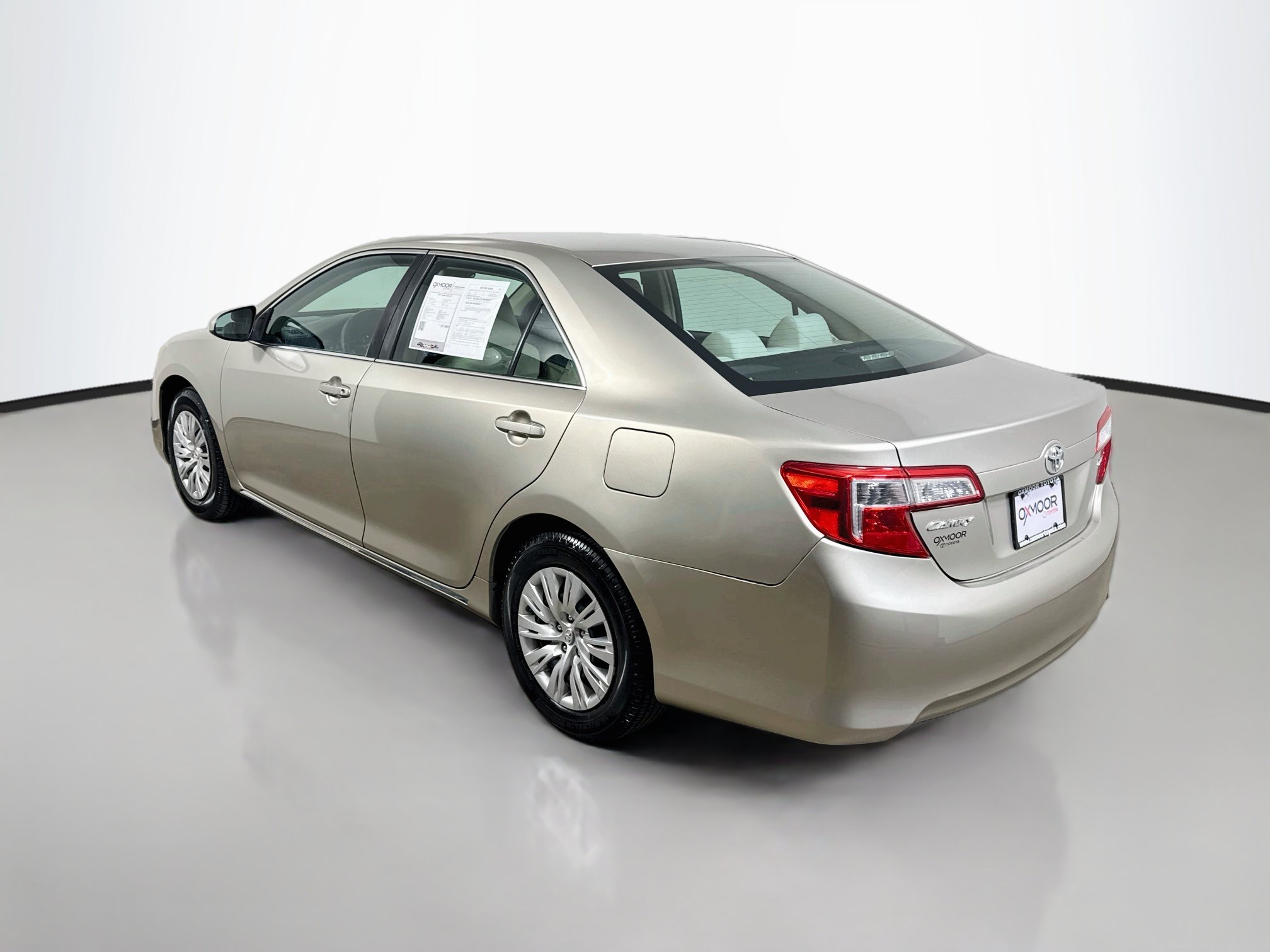 Used 2014 Toyota Camry LE FWD image 5