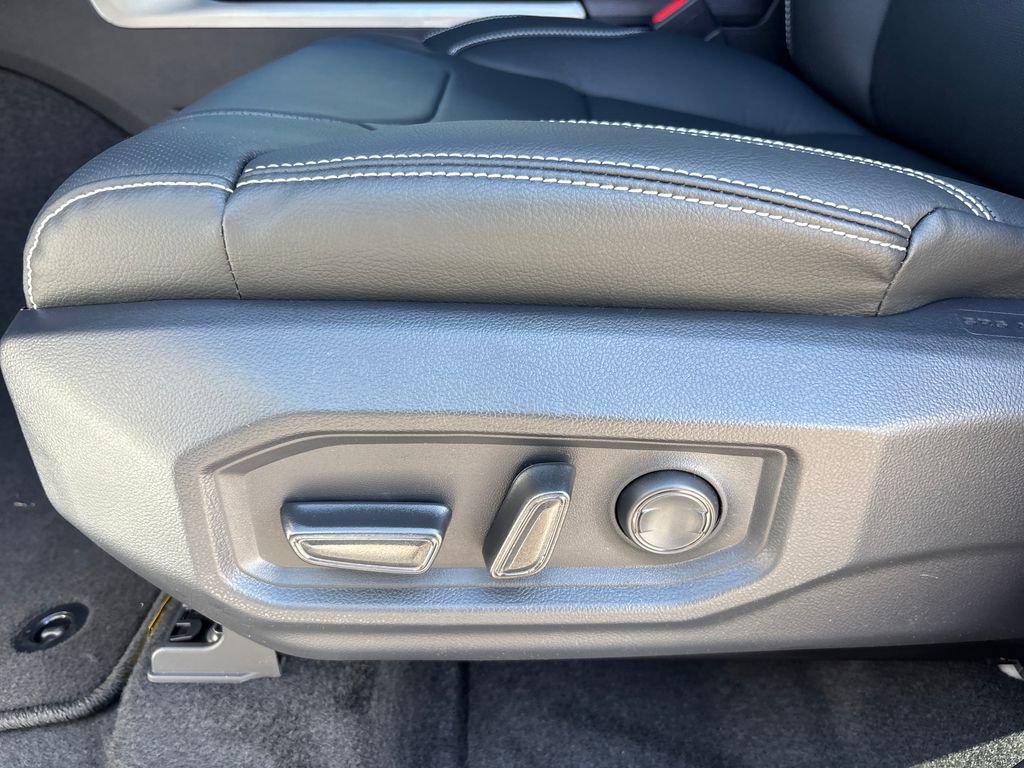 New 2026 Toyota Tundra SR5 image 9