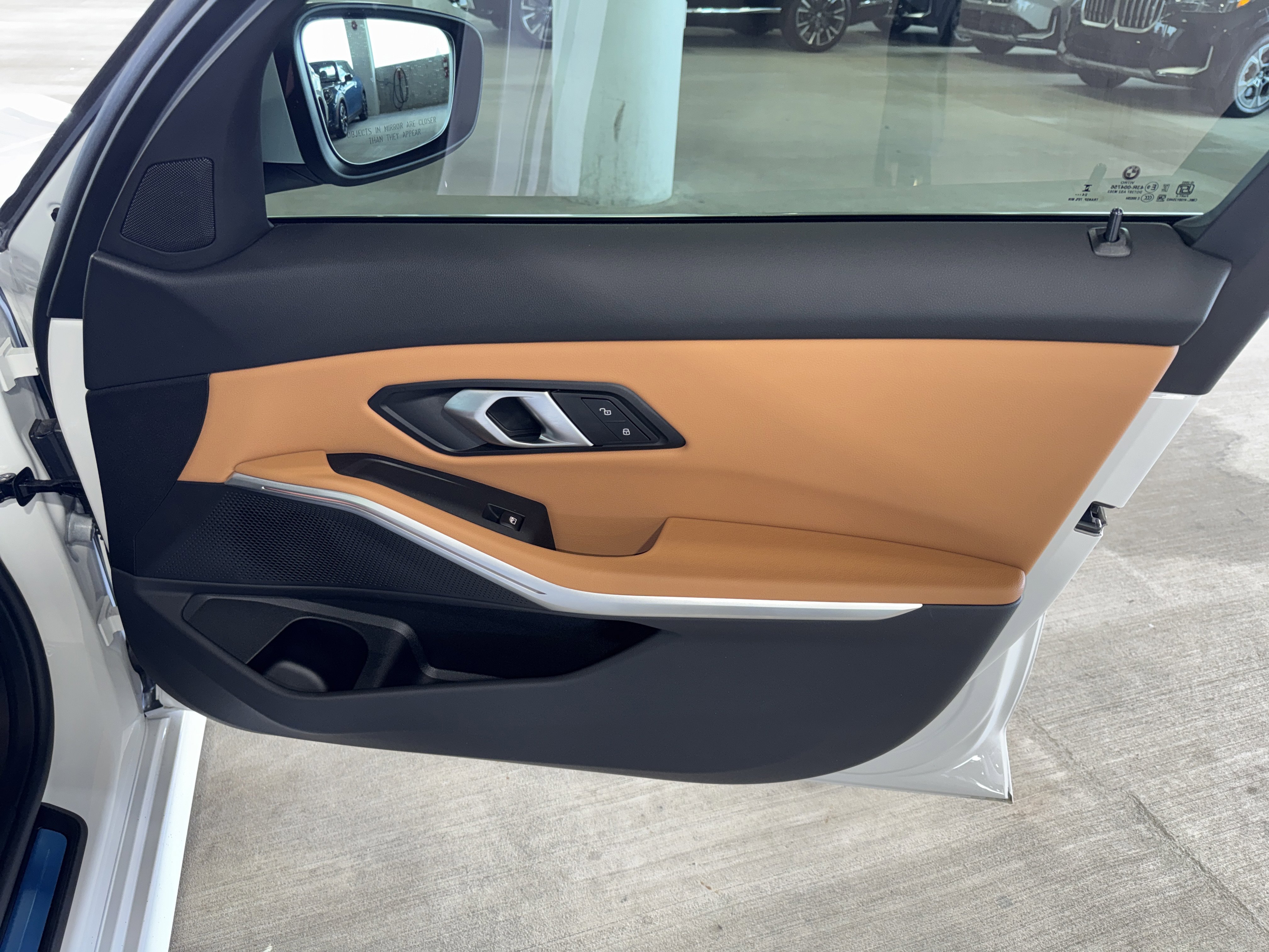 Certified 2025 BMW 330i Sedan w/ Convenience Package image 9