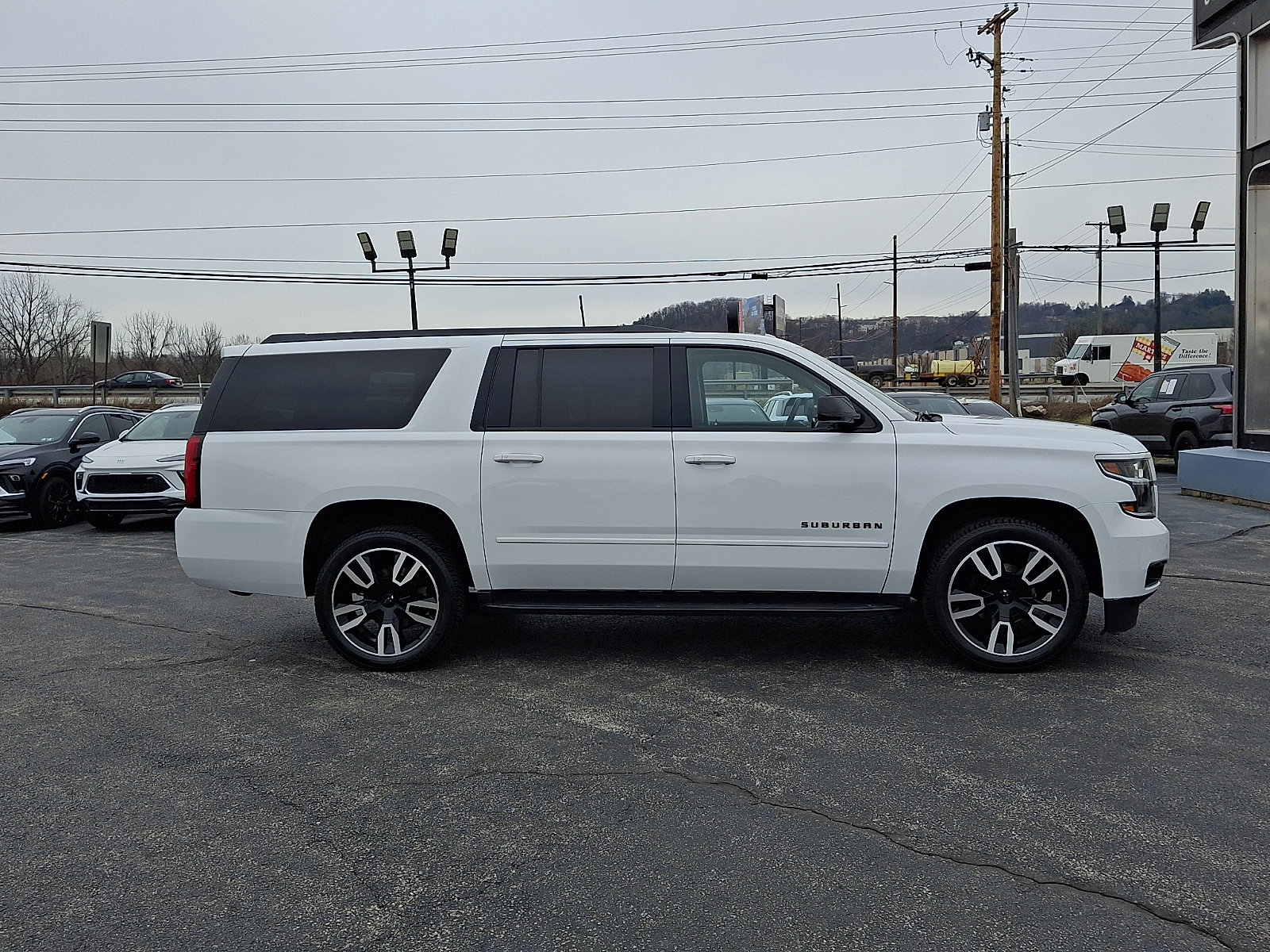 Used 2020 Chevrolet Suburban Premier image 9