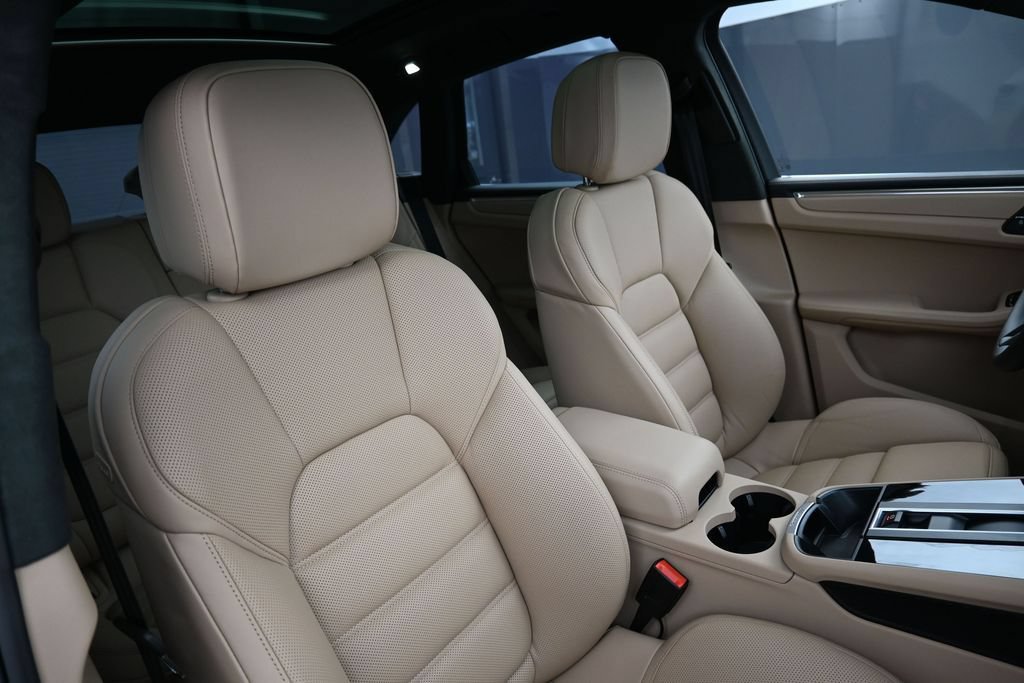 Certified 2026 Porsche Macan S AWD/4WD image 31