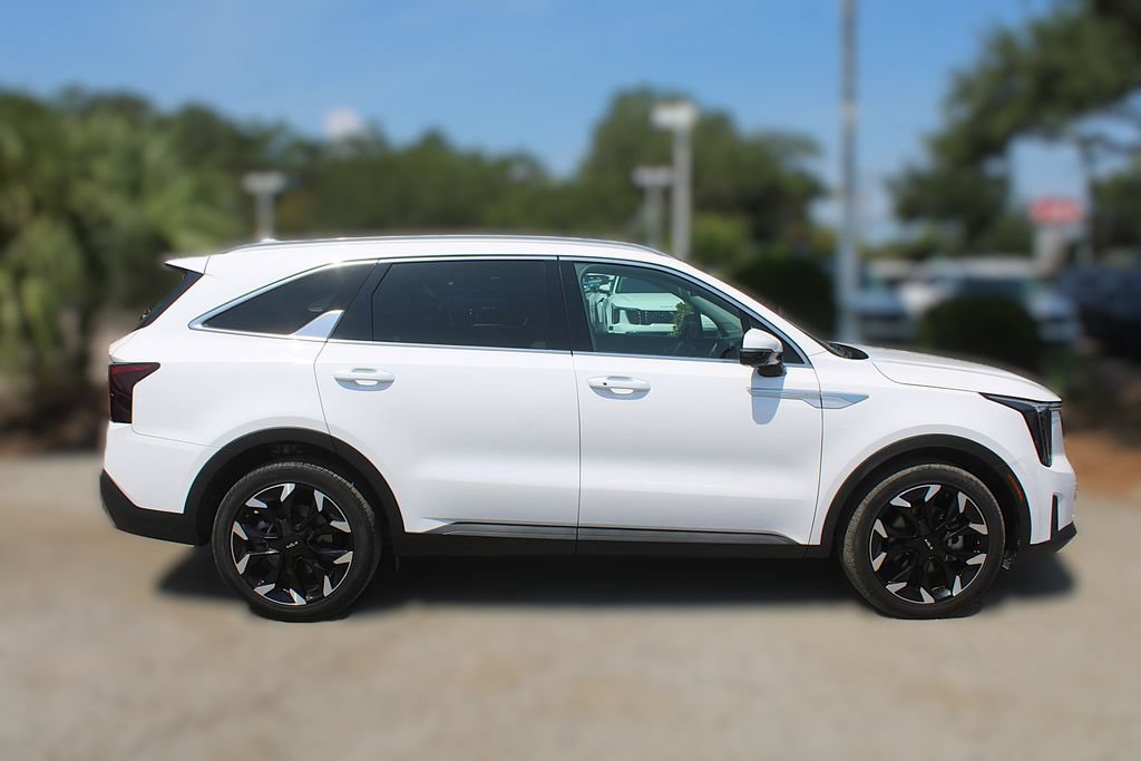 Certified 2025 Kia Sorento EX w/ Panoramic Sunroof Package FWD image 5