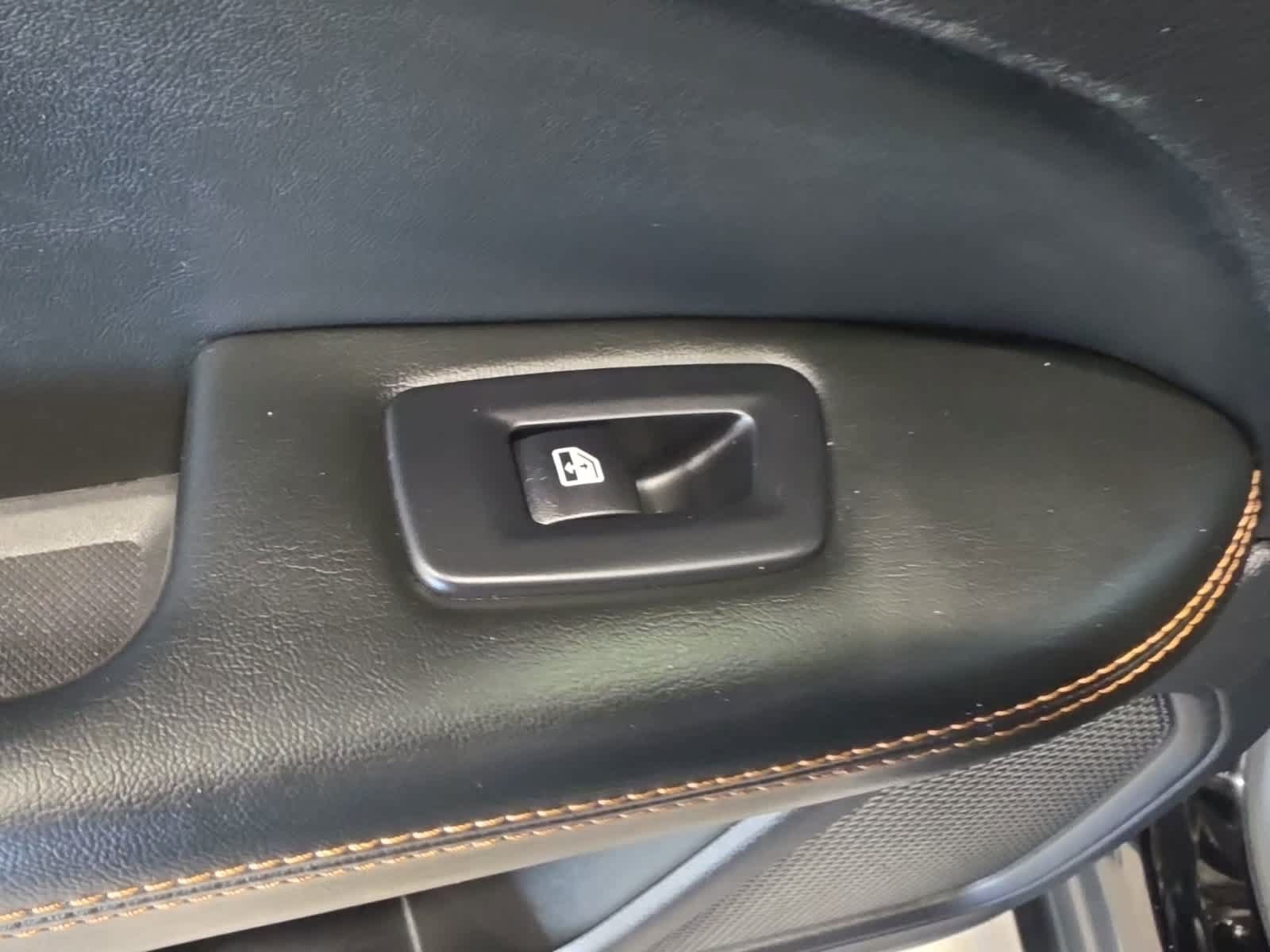 Used 2018 Jeep Compass Limited AWD/4WD image 28