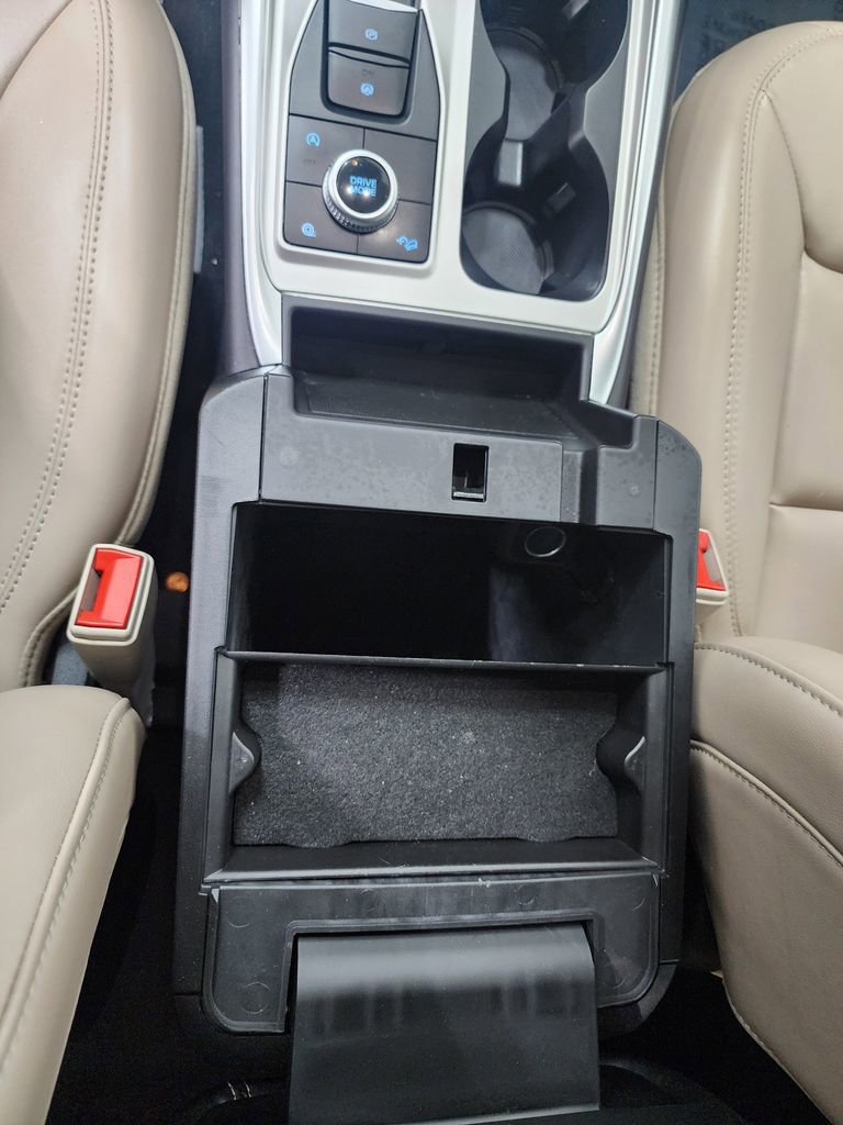 Used 2023 Ford Explorer XLT w/ Equipment Group 202A AWD/4WD image 21