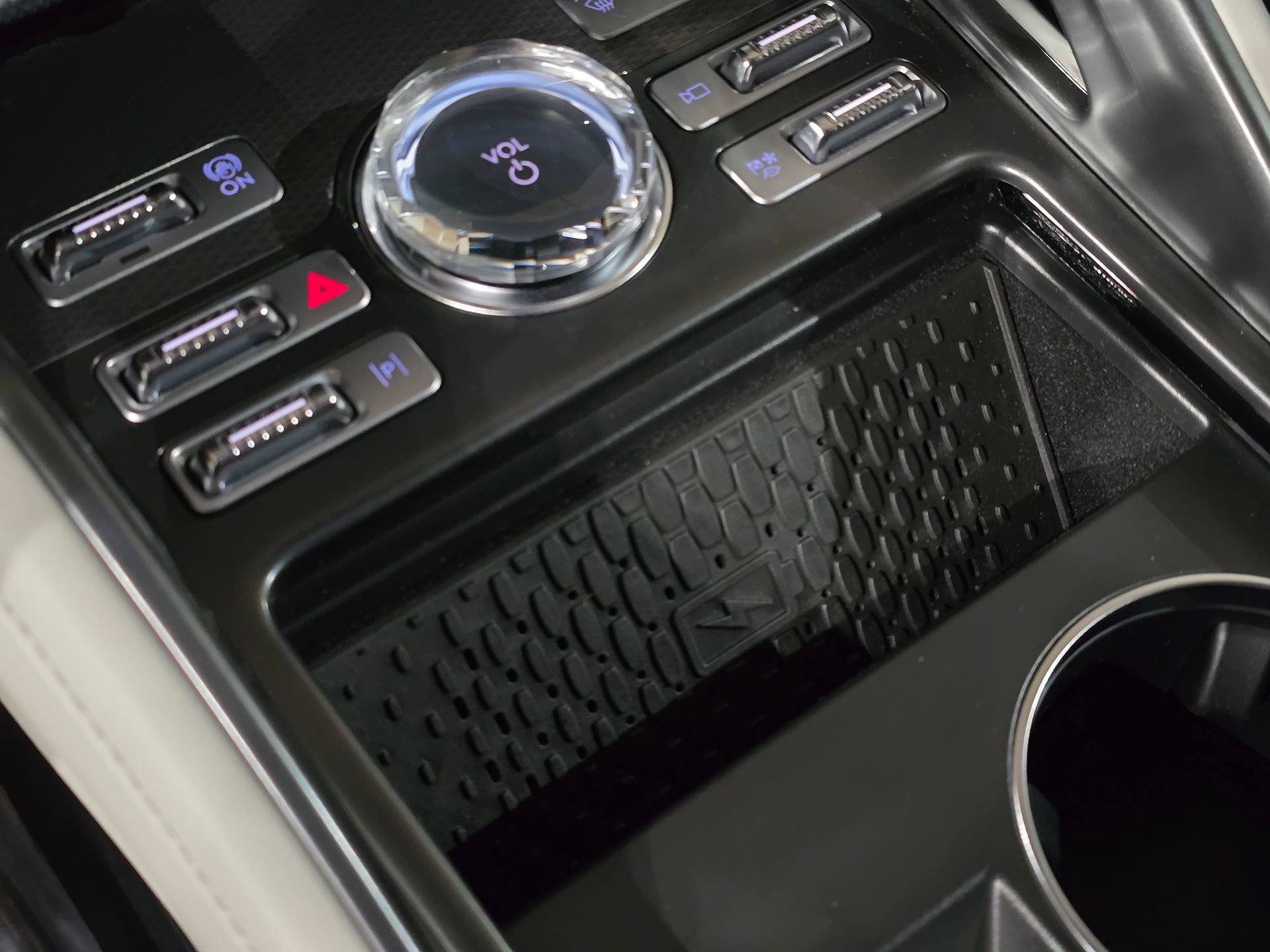 New 2025 Lincoln Nautilus Premier w/ Equipment Group 102A image 26