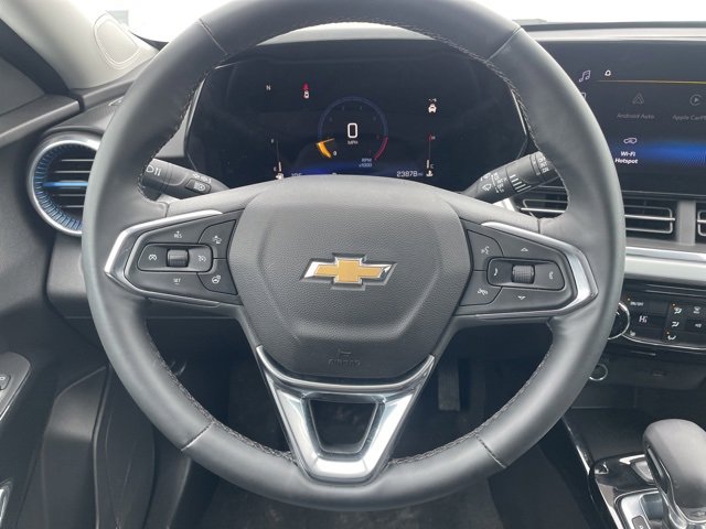 Used 2025 Chevrolet Trax LT w/ LT Convenience Package image 20