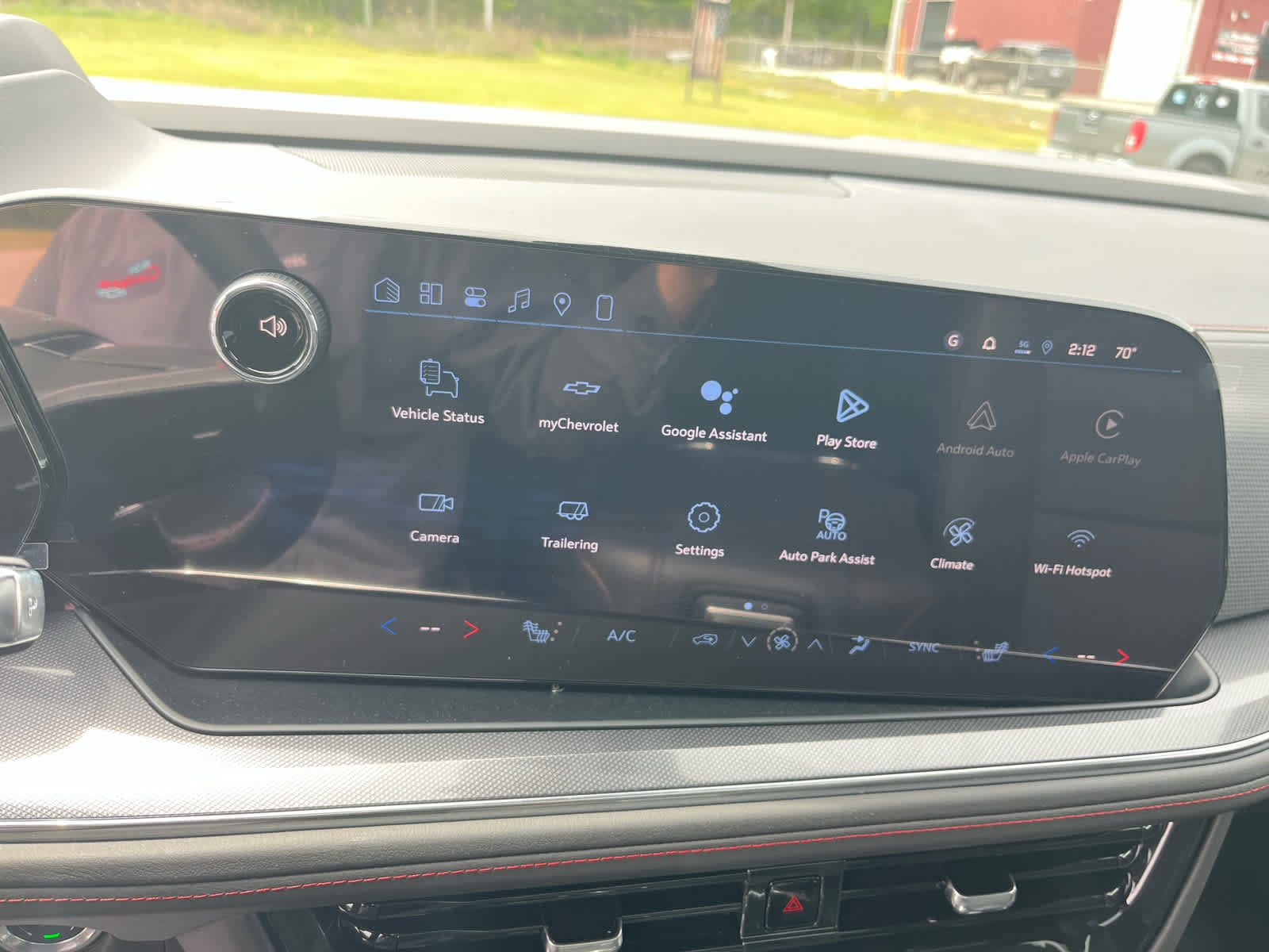 New 2026 Chevrolet Suburban RST image 18