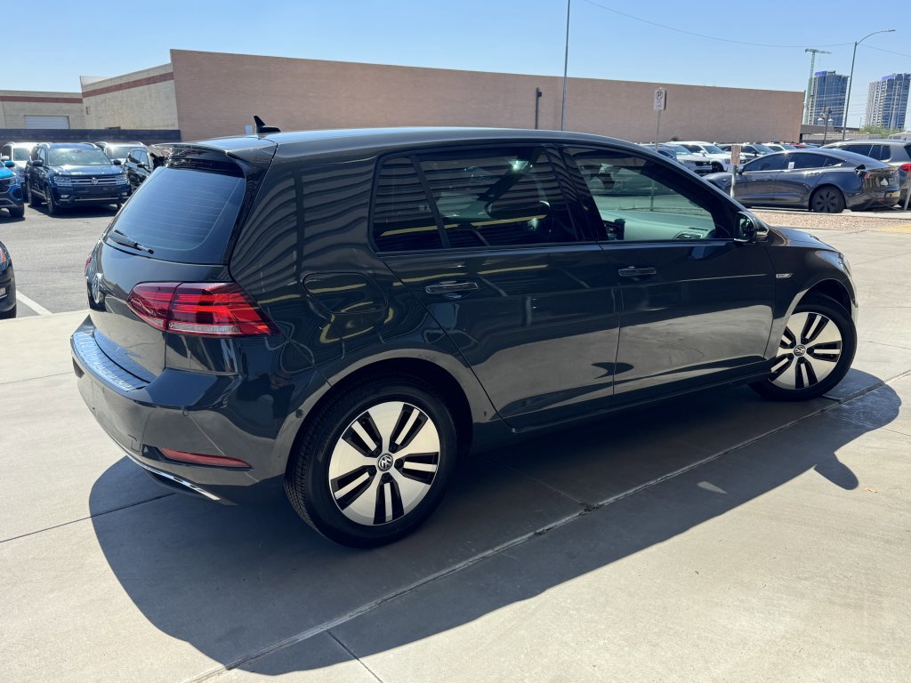 Used 2019 Volkswagen e-Golf SEL Premium image 4