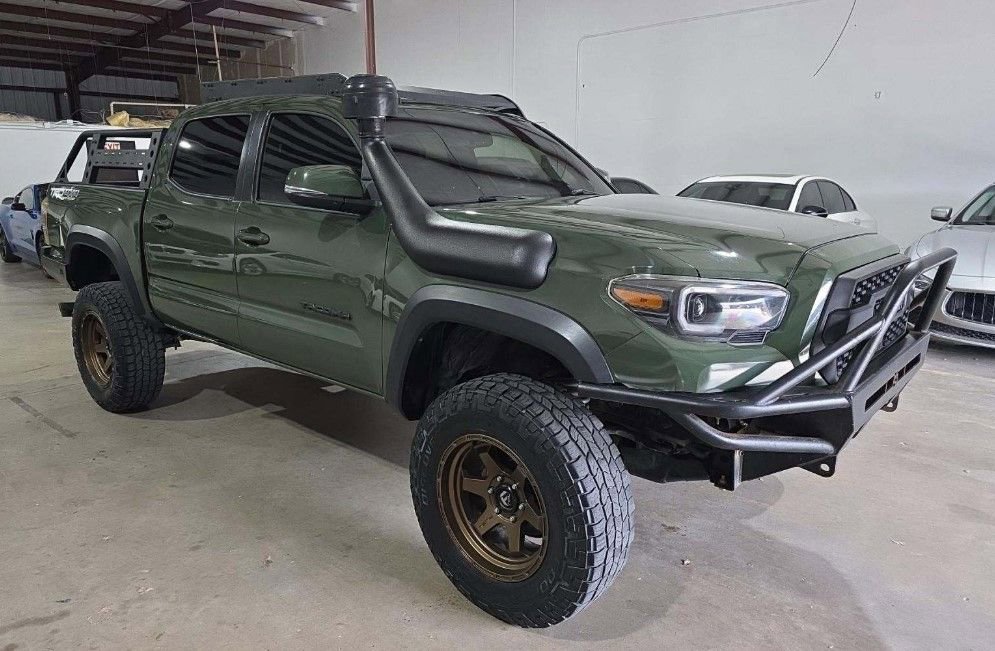Used 2021 Toyota Tacoma TRD Off-Road w/ Technology Package image 1