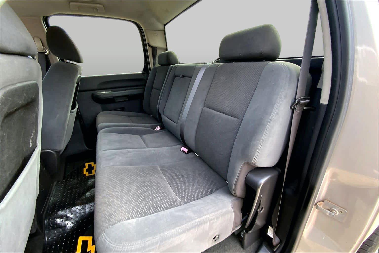 Used 2007 Chevrolet Silverado 1500 LT w/ 1LT Convenience Package AWD/4WD image 19