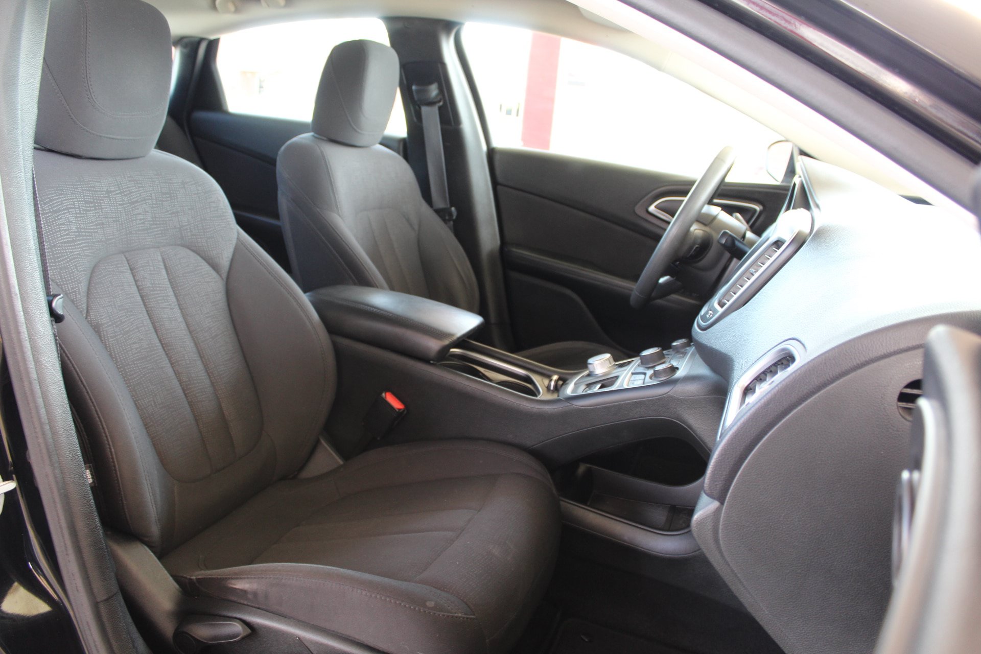 Used 2015 Chrysler 200 Limited FWD image 13