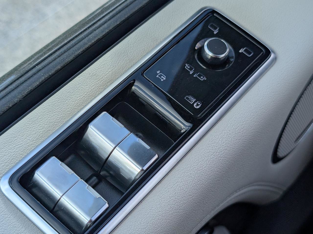 Used 2019 Land Rover Range Rover Supercharged AWD/4WD image 10