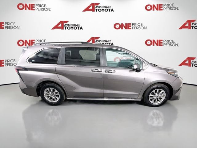 Certified 2024 Toyota Sienna XLE FWD image 8